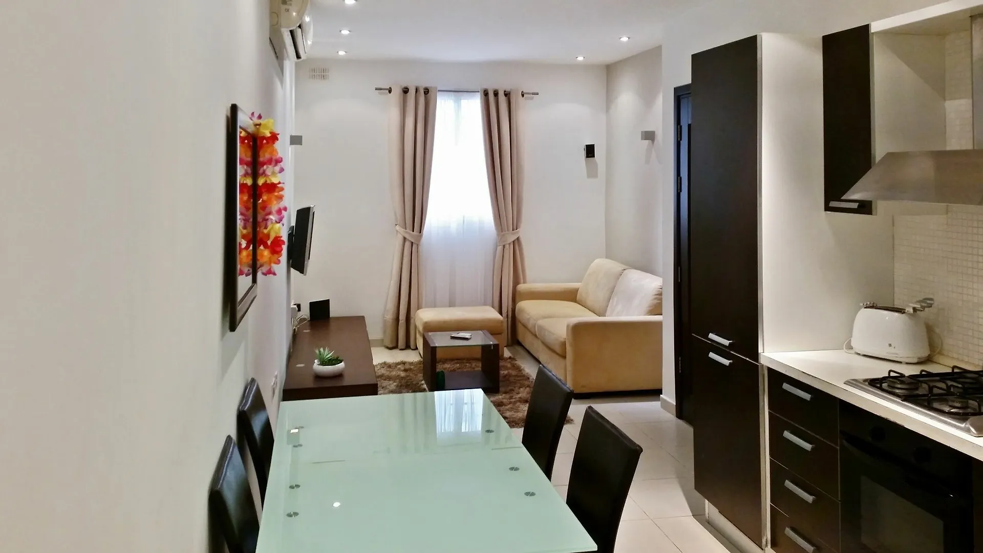 Elegant Apartment With Terrace In Balluta, St. Julians, Just Off The P Saint Julian's
